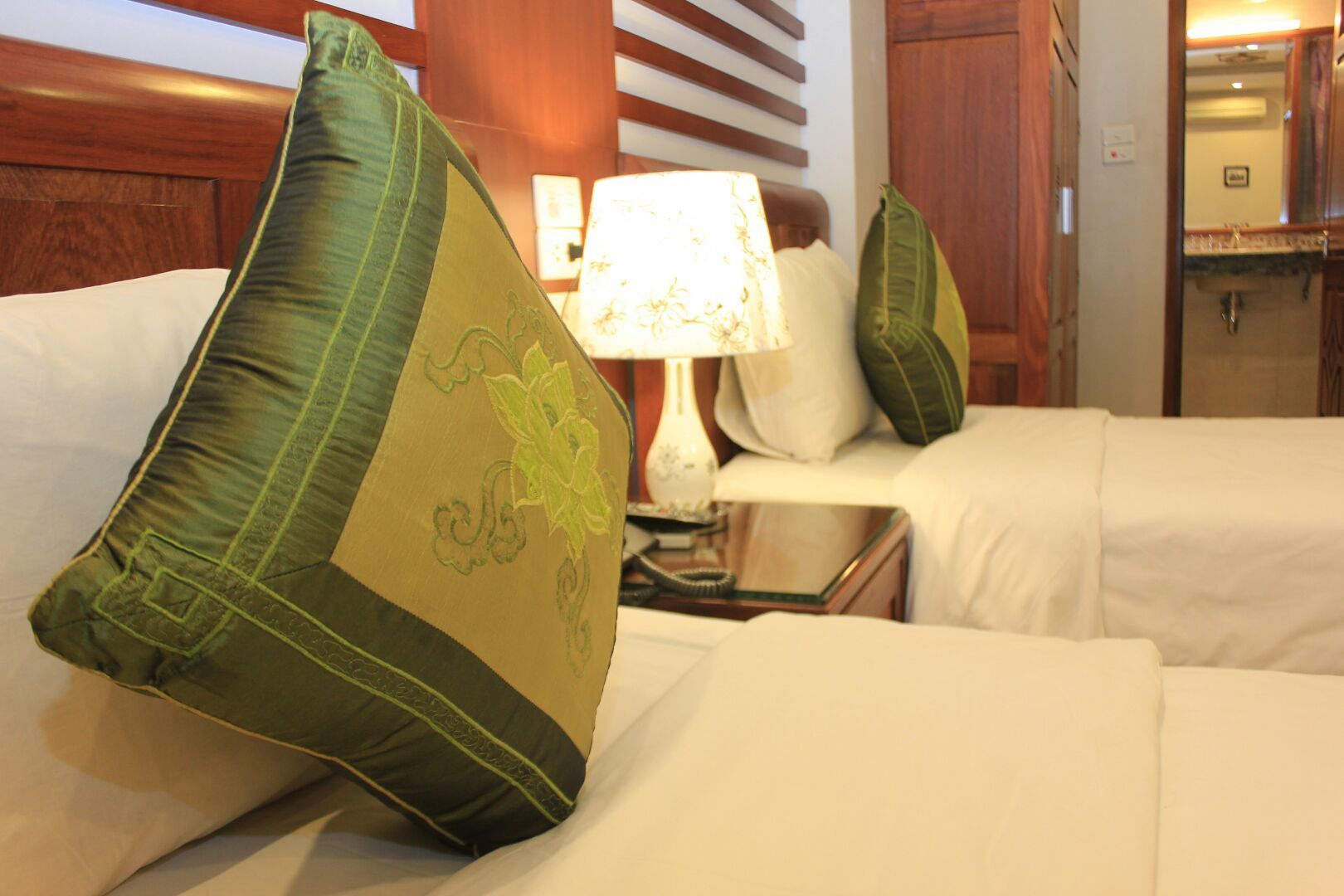 Sense Legend Hotel And Spa Хошимин Экстерьер фото